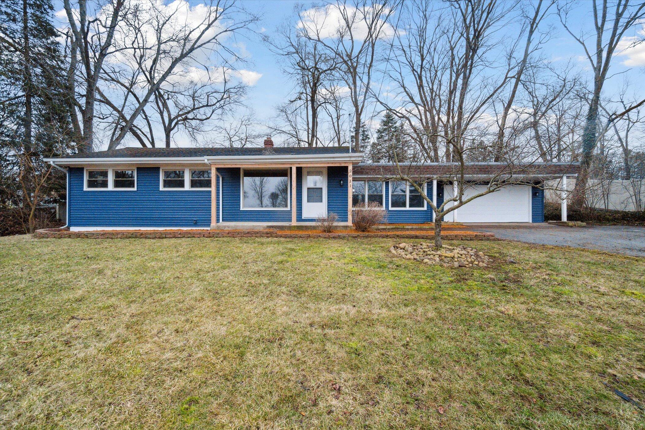 2011 Ridgeway Road Jackson, MI 49203 - Photo 3 of 36 03-2011-Ridgeway-Rd-Jackson-MI-49203-Win