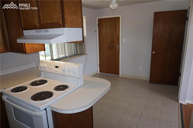 6 North Chelton Road Colorado Springs, CO 80909 - Photo 13 of 30 Kitchen/Dining room