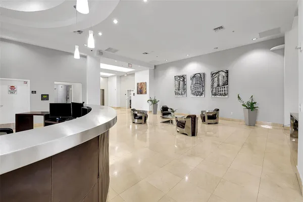 $2,250 | 1 Glen Royal Parkway, Unit 1010, Miami, FL 33125