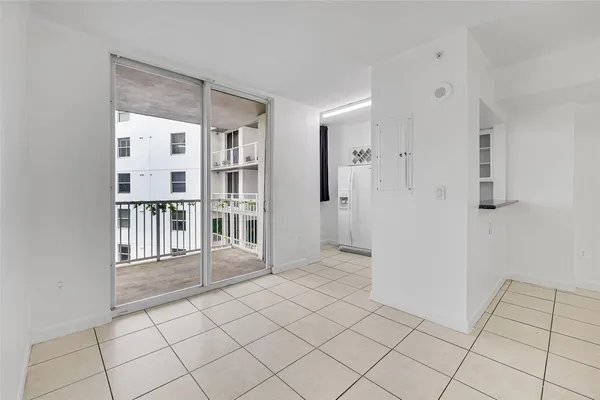 $2,250 | 1 Glen Royal Parkway, Unit 1010, Miami, FL 33125