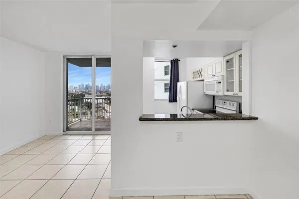 $2,250 | 1 Glen Royal Parkway, Unit 1010, Miami, FL 33125