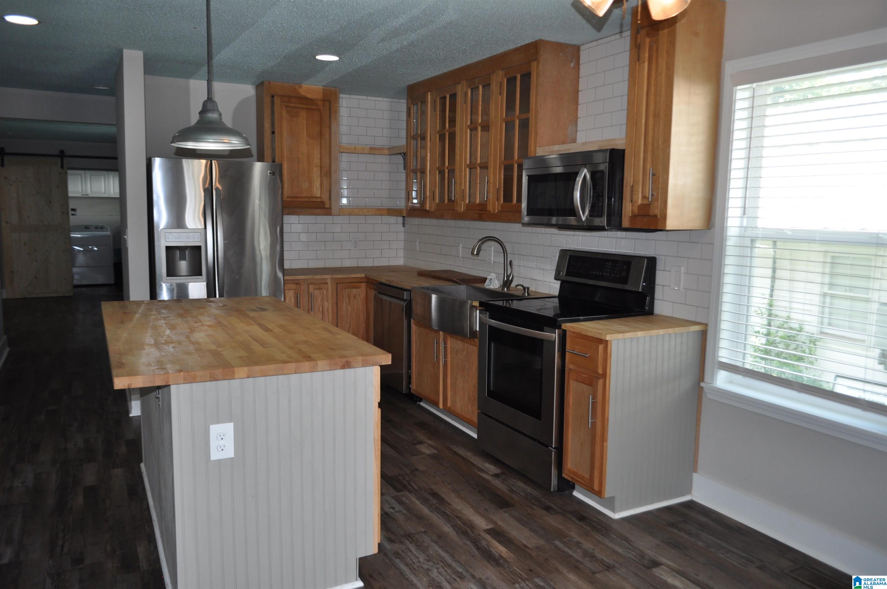 1404 7th Court Leeds, AL 35094 - Photo 3 of 29