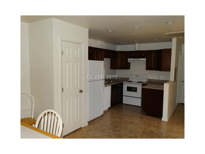 5725 Smoke Ranch Road, Unit C Las Vegas, NV 89108 - Photo 3 of 11 Kitchen.
