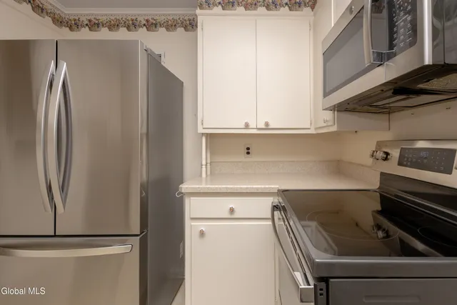 $300,000 | 18 Richland Drive, Glenville, NY 12302