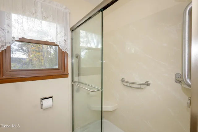 $300,000 | 18 Richland Drive, Glenville, NY 12302