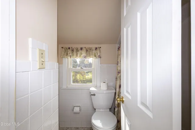 $300,000 | 18 Richland Drive, Glenville, NY 12302