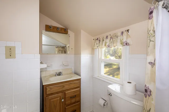 $300,000 | 18 Richland Drive, Glenville, NY 12302