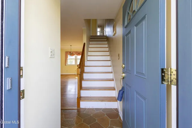 $300,000 | 18 Richland Drive, Glenville, NY 12302