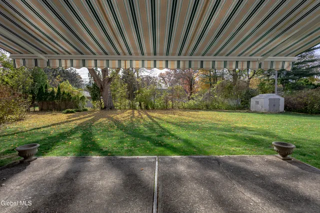 $300,000 | 18 Richland Drive, Glenville, NY 12302