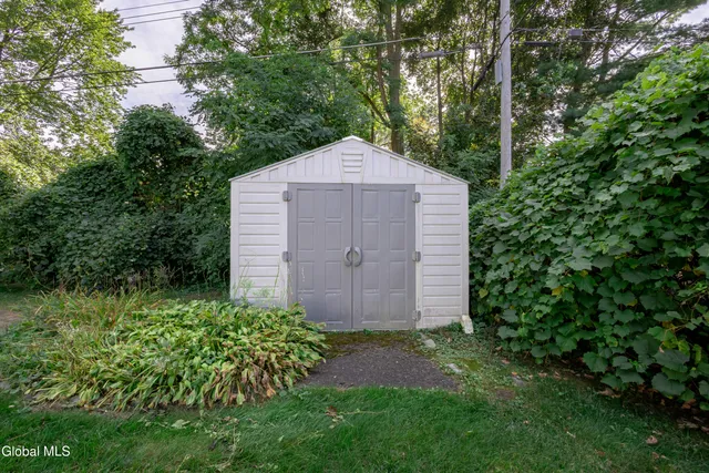 $300,000 | 18 Richland Drive, Glenville, NY 12302