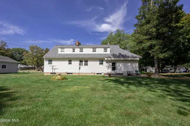 $300,000 | 18 Richland Drive, Glenville, NY 12302