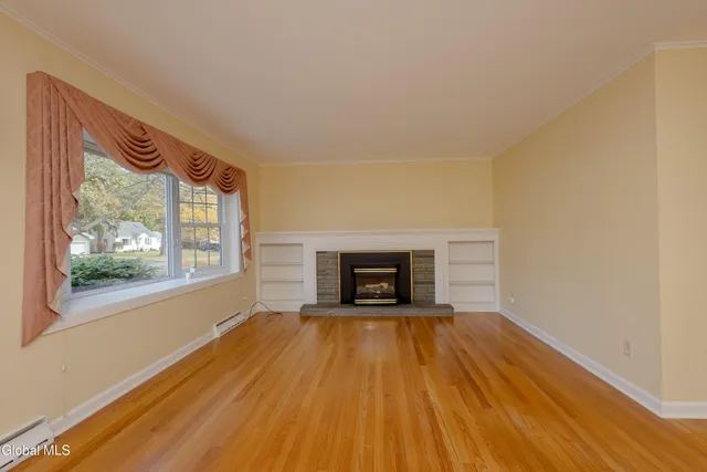 $300,000 | 18 Richland Drive, Glenville, NY 12302