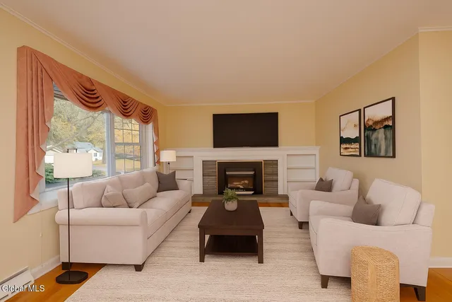 $300,000 | 18 Richland Drive, Glenville, NY 12302