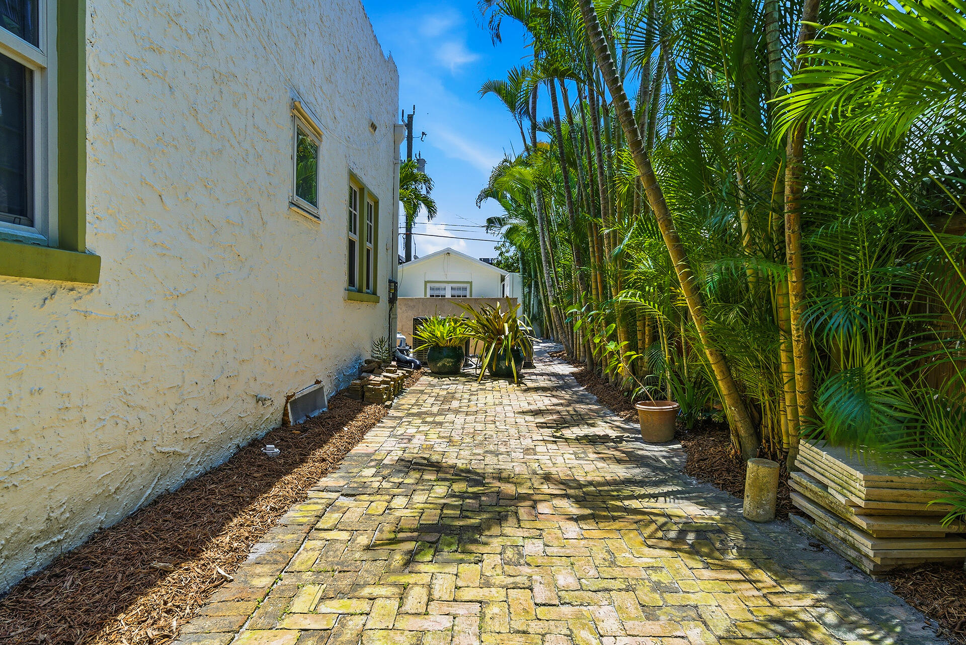 810 Avon Road West Palm Beach, FL 33401 - Photo 49 of 50 Driveway