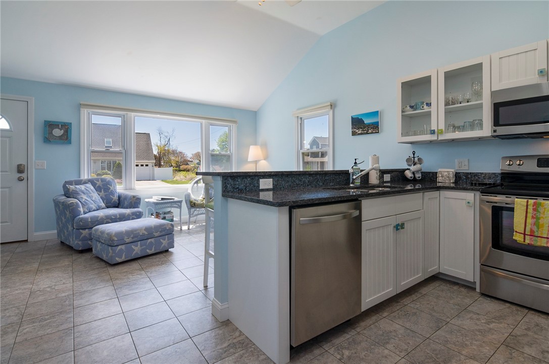 4 Linwood Avenue Westerly, RI 02891 - Photo 9 of 26 Gallery Image 9