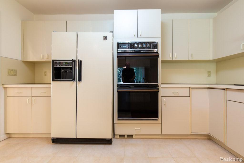 5630 Ridgewood Road West Bloomfield, MI 48322 - Photo 50 of 64