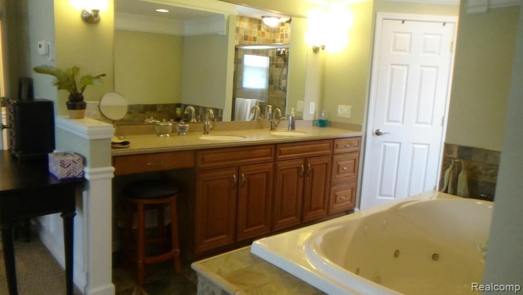 2847 Rubbins Road Howell, MI 48843 - Photo 33 of 36 DSC00666.jpg