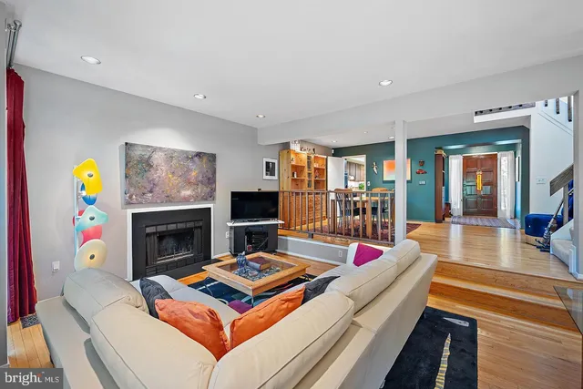 $830,000 | 10729 Gloxinia Drive, Rockville, MD 20852