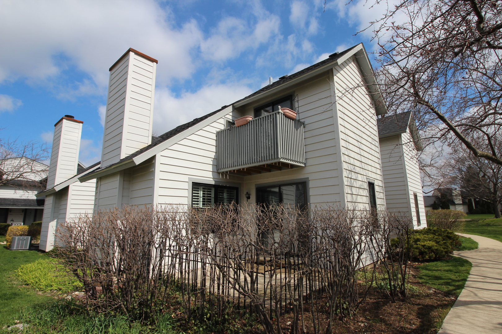 721 Wakefield Road Gurnee, IL 60031 - Photo 2 of 21