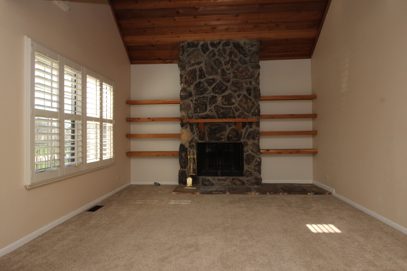 721 Wakefield Road Gurnee, IL 60031 - Photo 3 of 21