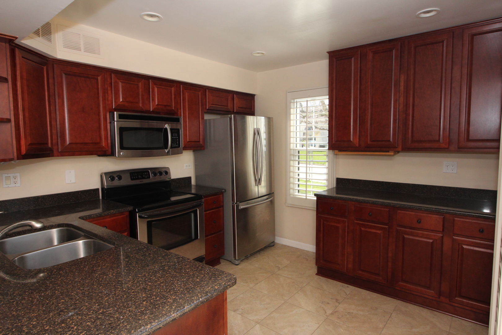 721 Wakefield Road Gurnee, IL 60031 - Photo 5 of 21