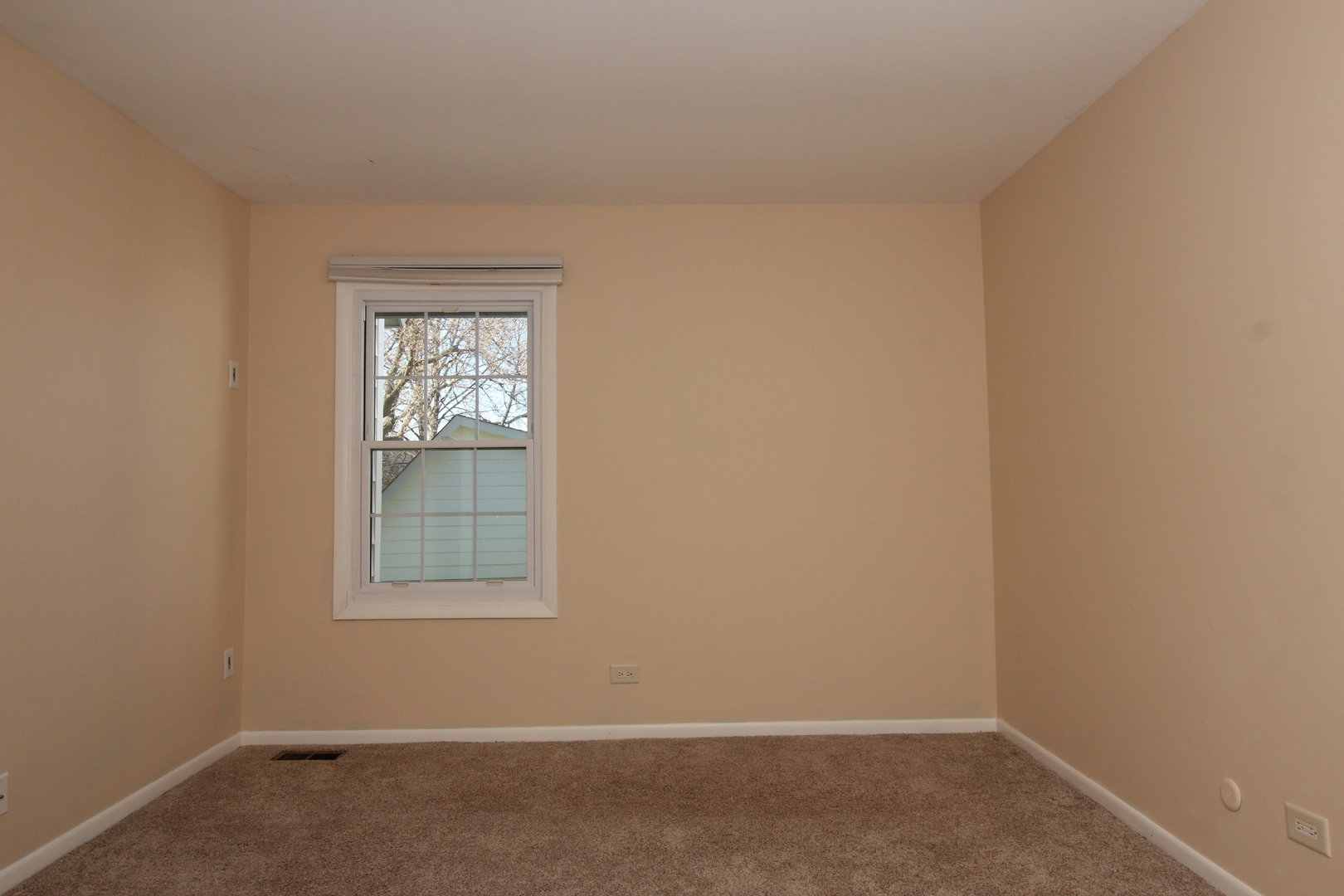 721 Wakefield Road Gurnee, IL 60031 - Photo 8 of 21