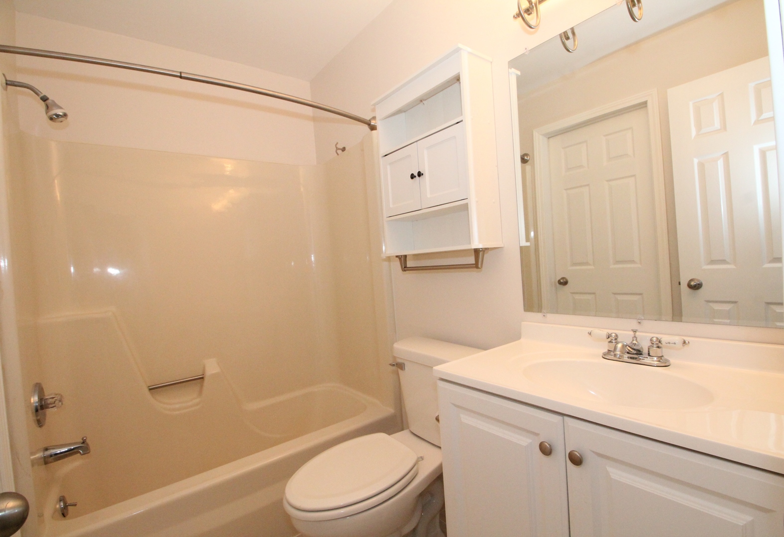 721 Wakefield Road Gurnee, IL 60031 - Photo 10 of 21
