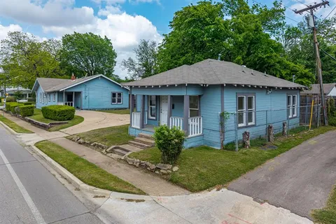$749,900 | 5802 Richmond Avenue, Dallas, TX 75206