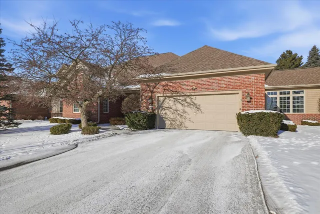 $695,000 | 10831 North Essex Drive, Mequon, WI 53092