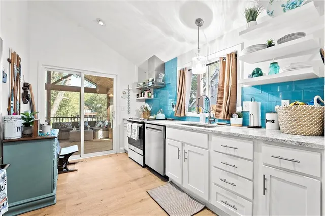 $464,000 | 19 U Street, Lake Lotawana, MO 64086