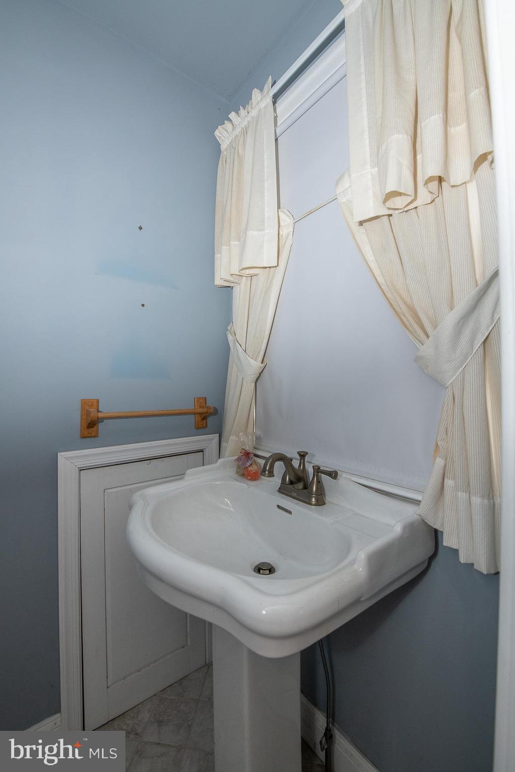 23 Cornell Road Bala Cynwyd, PA 19004 - Photo 12 of 20 Gallery Image 12