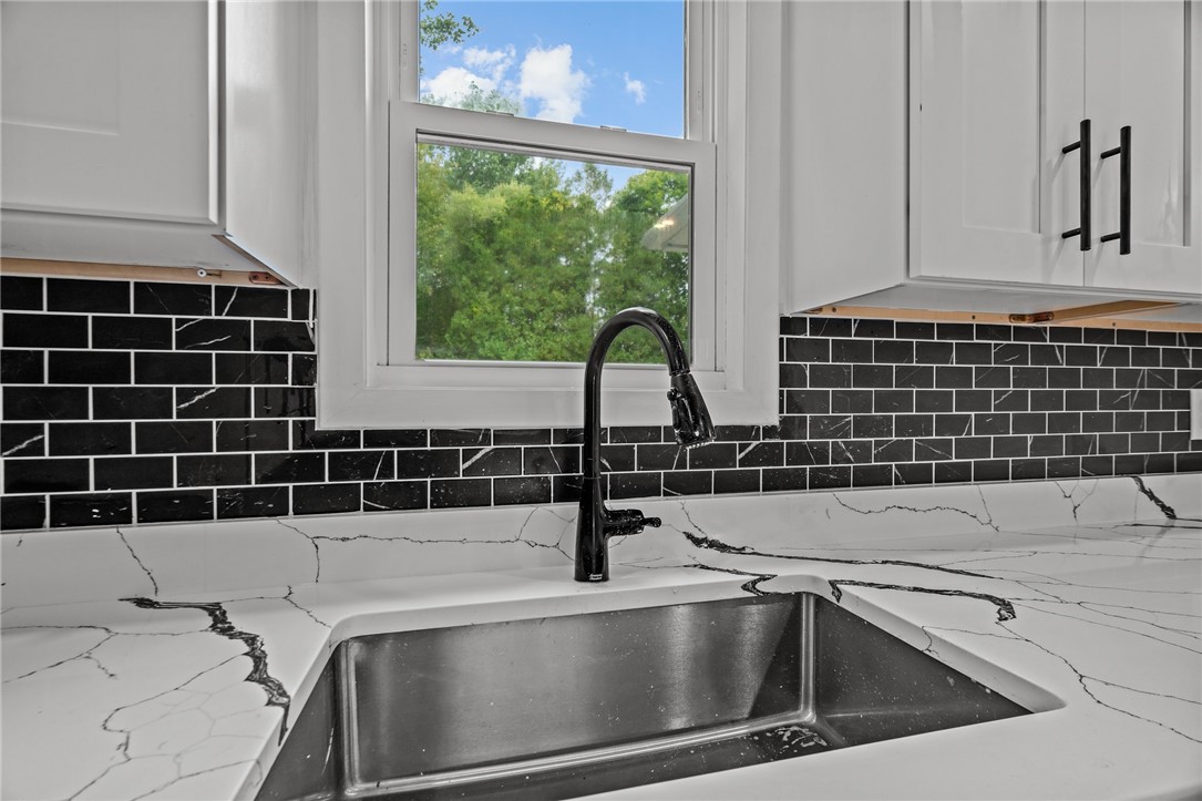 93 Peck Hill Road Johnston, RI 02919 - Photo 11 of 27 Gallery Image 11