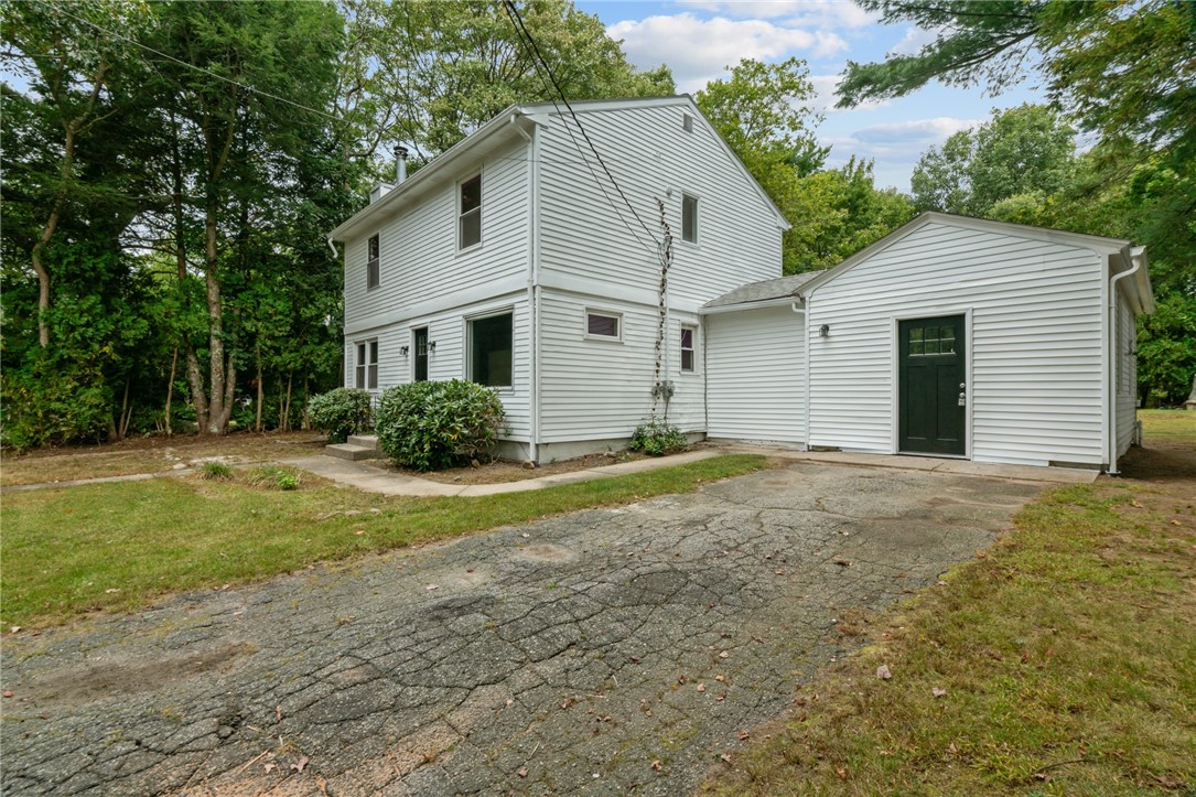 93 Peck Hill Road Johnston, RI 02919 - Photo 3 of 27 Gallery Image 3