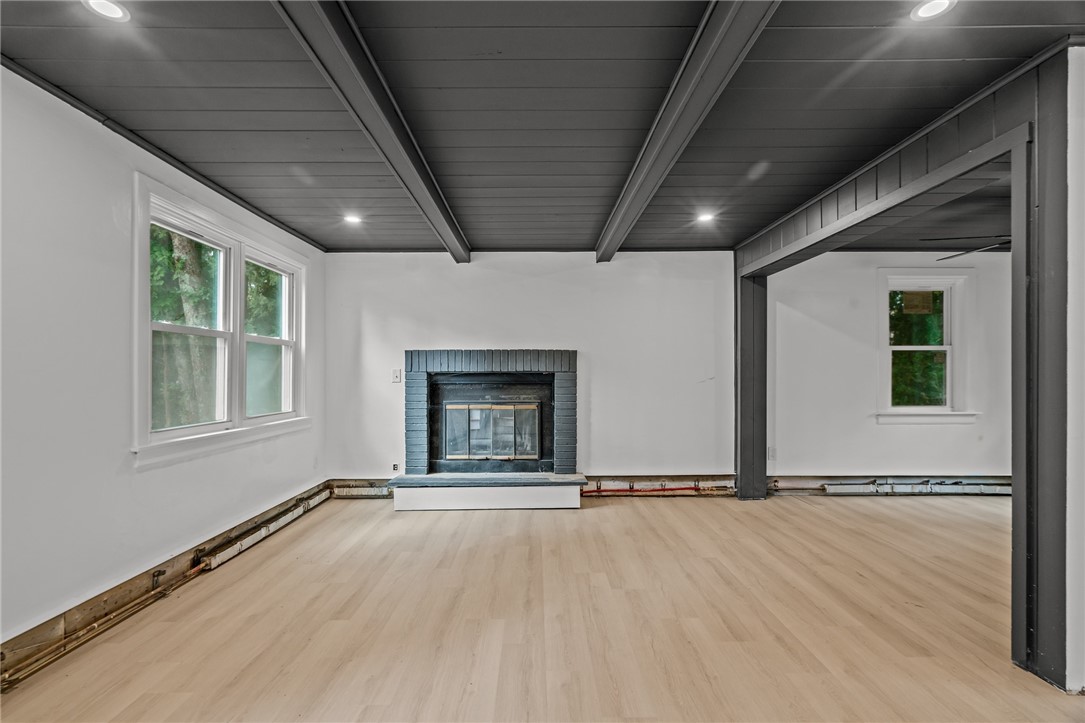 93 Peck Hill Road Johnston, RI 02919 - Photo 6 of 27 Gallery Image 6