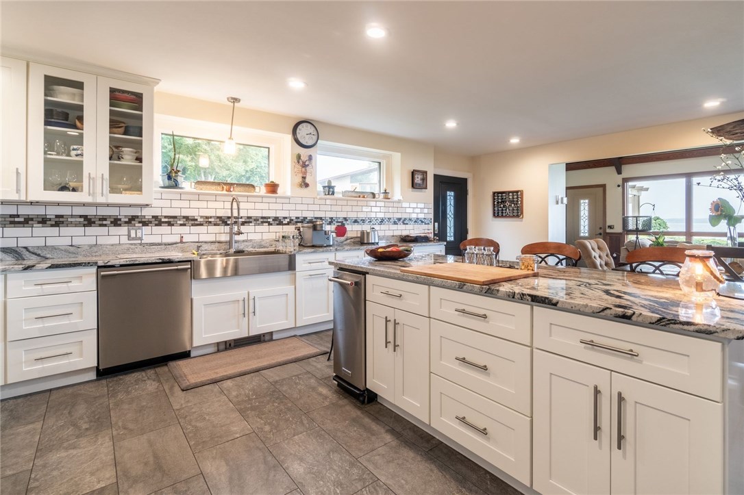 556 East Shore Road Jamestown, RI 02835 - Photo 20 of 42 housee #2 kitchen