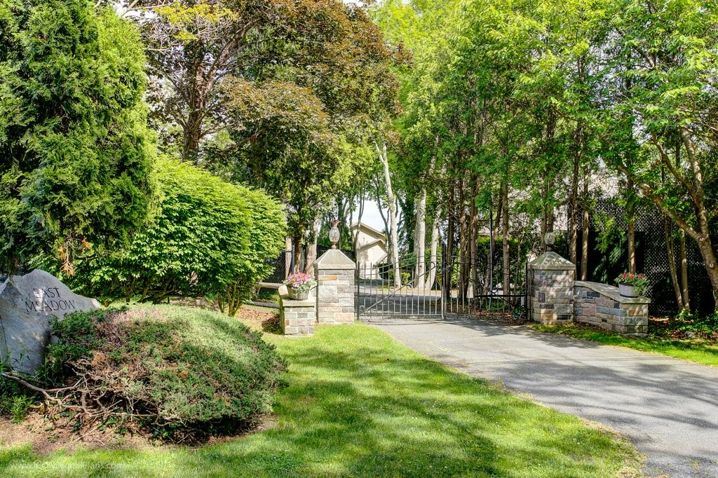 East Meadow entry