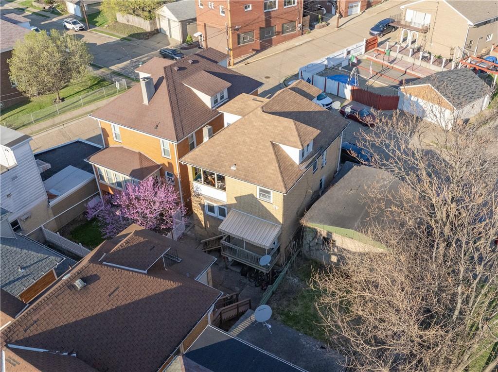 881 Lenz Avenue Ambridge, PA 15003 - Photo 27 of 30 an aerial view of a house with a yard