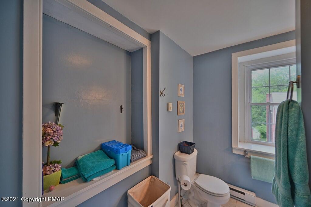 259 Hay Road Stroudsburg, PA 18360 - Photo 42 of 137 a bathroom with a toilet and a shower