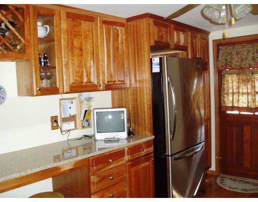 51 Burgess Road Somerset, MA 02726 - Photo 4 of 17 Gallery Image 4