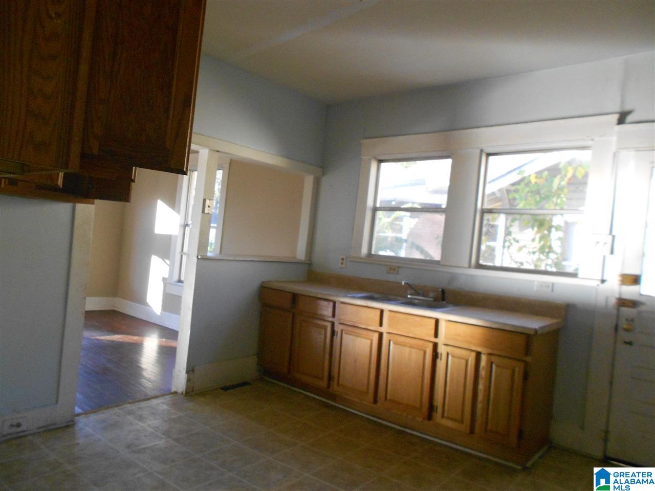 733 23rd Street Southwest Birmingham, AL 35211 - Photo 4 of 8