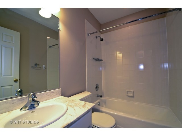 4048 North Clark Street, Unit H Chicago, IL 60613 - Photo 13 of 20