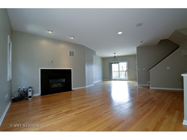 4048 North Clark Street, Unit H Chicago, IL 60613 - Photo 2 of 20