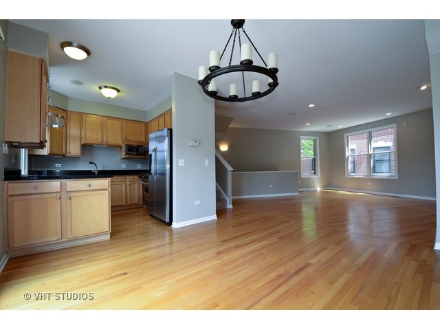 4048 North Clark Street, Unit H Chicago, IL 60613 - Photo 4 of 20