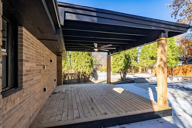 $429,000 | 204 Parkview Drive, Bloomington, IL 61701