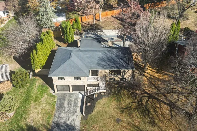 $429,000 | 204 Parkview Drive, Bloomington, IL 61701