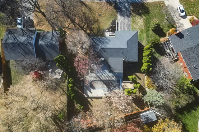 $429,000 | 204 Parkview Drive, Bloomington, IL 61701