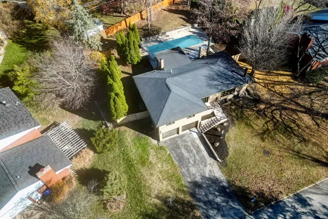 $429,000 | 204 Parkview Drive, Bloomington, IL 61701