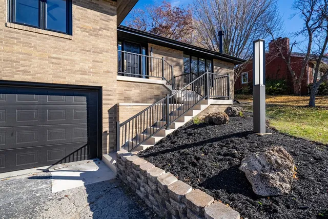 $429,000 | 204 Parkview Drive, Bloomington, IL 61701