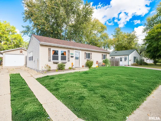 $135,000 | 105 Radisson Road, Marquette Heights, IL 61554