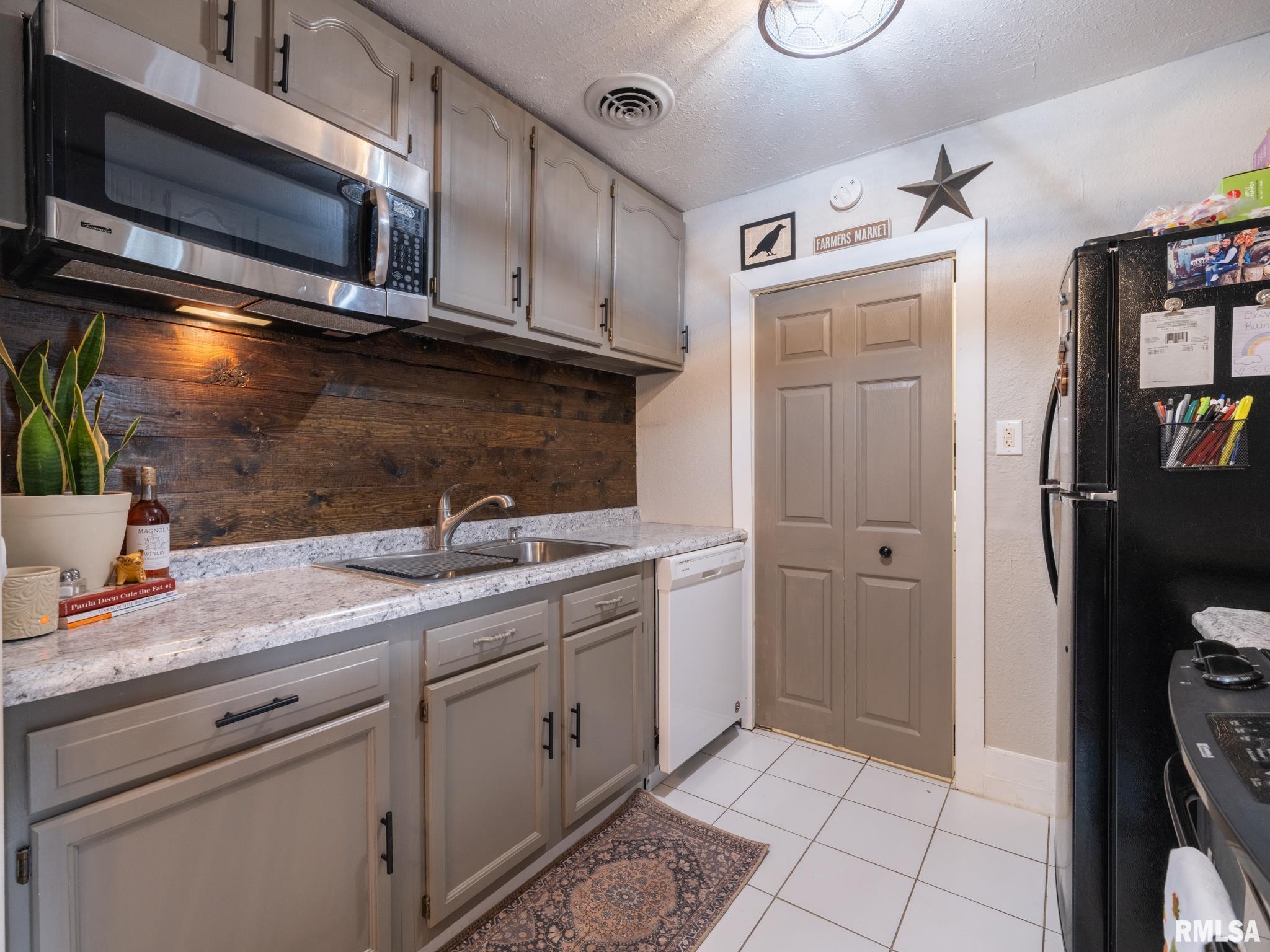 105 Radisson Road Marquette Heights, IL 61554 - Photo 14 of 48 Gallery Image 14